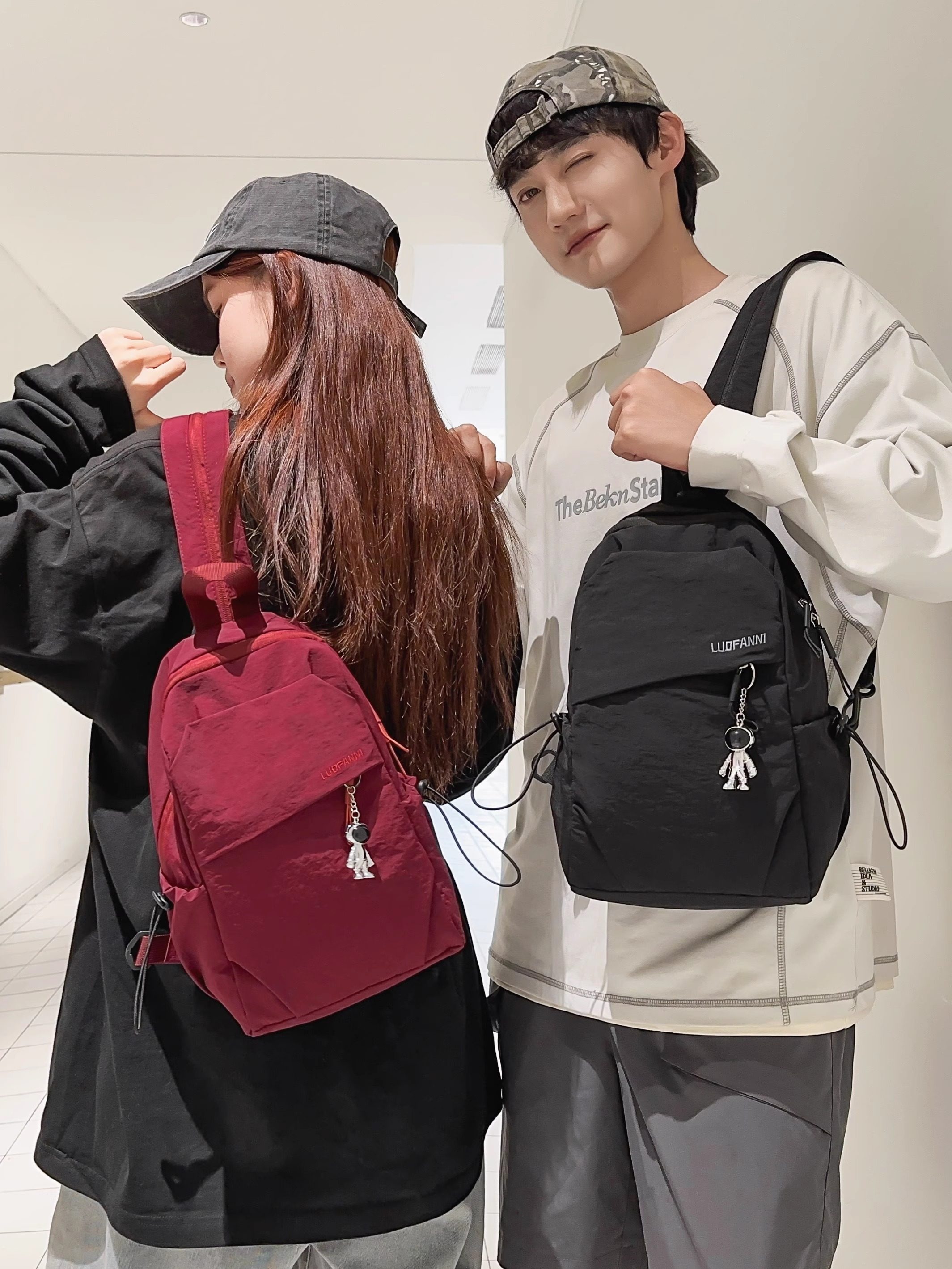 Men's Small Backpack for Travel, Lightweight Travel Backpack, Small Backpack for Boys, Outdoor Youth Crossbody Bag