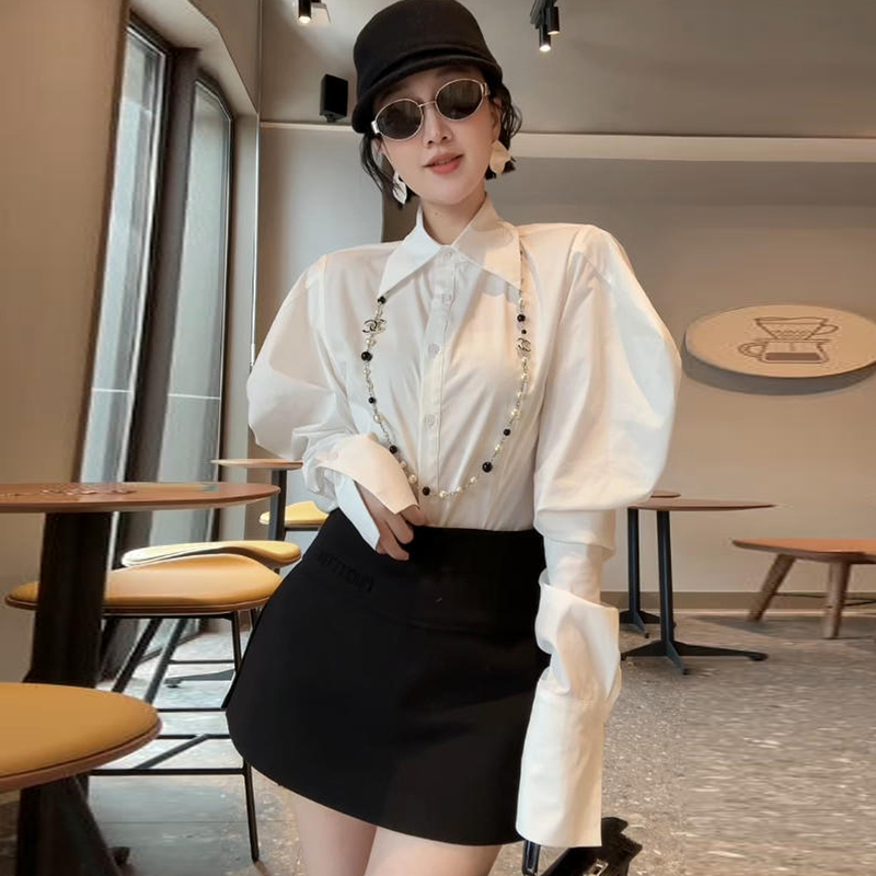 Mr. Chen and Little White White, a White Shirt-Wearing Woman, 2026 Early Spring New Niche Design Lamb Sleeve Shirt Top