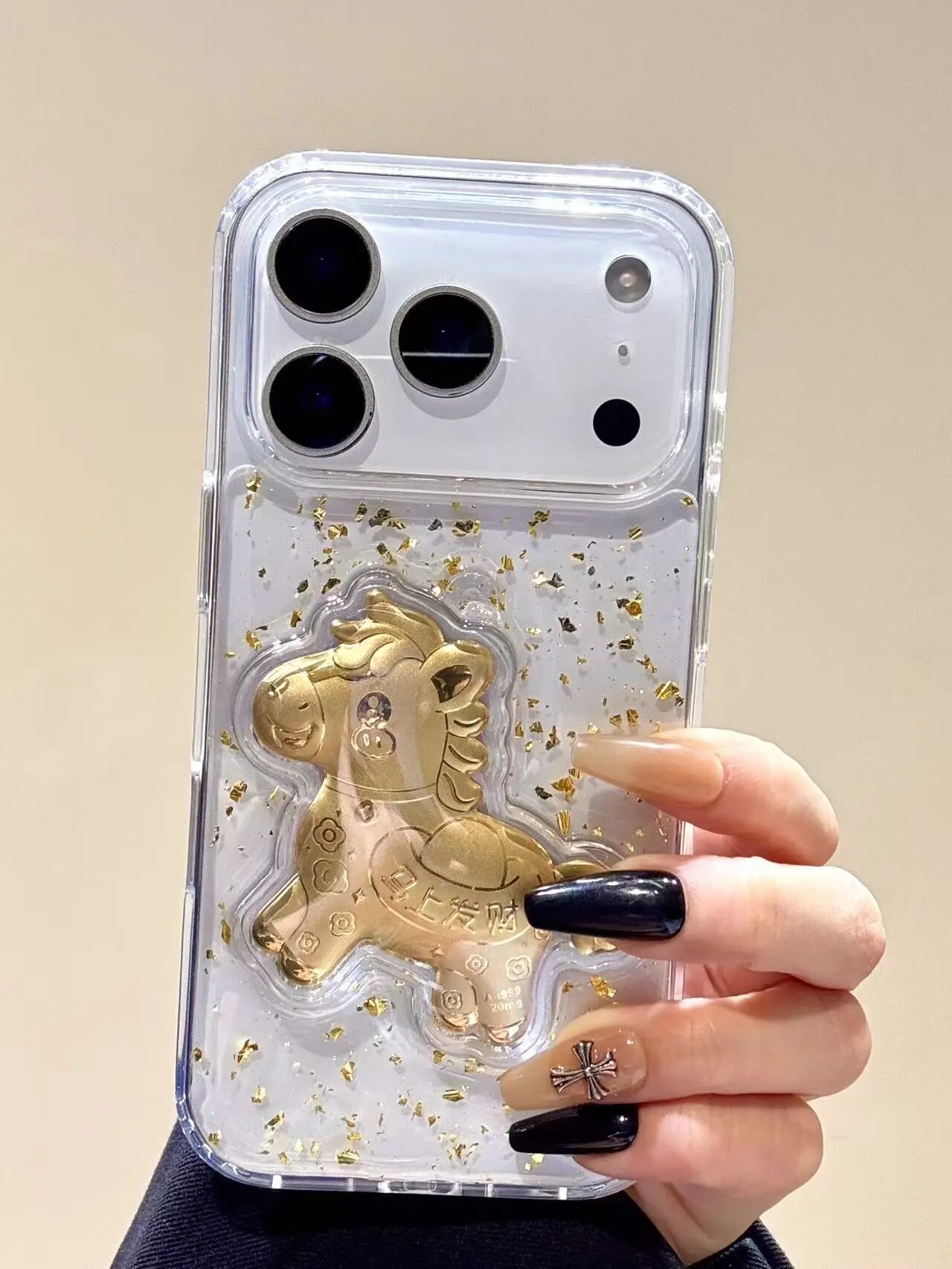 Cover telefono cavallo oro premium per iphone 16 pro e 17 pro max_voghion.com