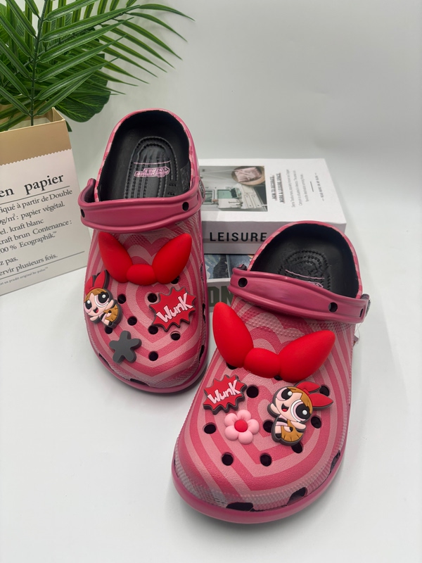 The Second Generation Powerpuff Girls Co-Branded Clogs Are Non-Slip, Breathable Slippers, Outdoor Beach Shoes, Sandals That Are Lightweight and Comfortable