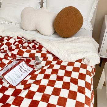 Internet celebrity chessboard casual blanket office student cover blanket lunch break single four season velvet blanket