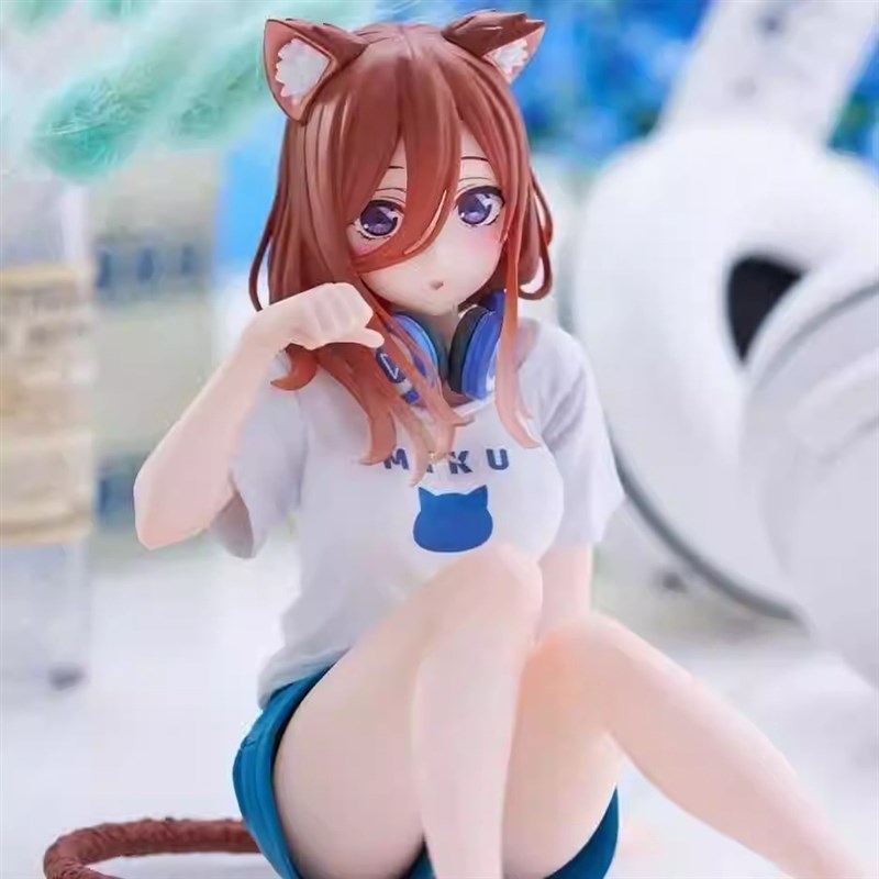 Nakano Sanjiu cat girl figure five-quarter flower marriage two-dimensional sea view room computer case car desktop decoration