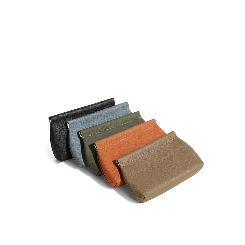 First-Layer Cowhide Magnetic Opening and Closing Storage Bag Cosmetic Bag 8029