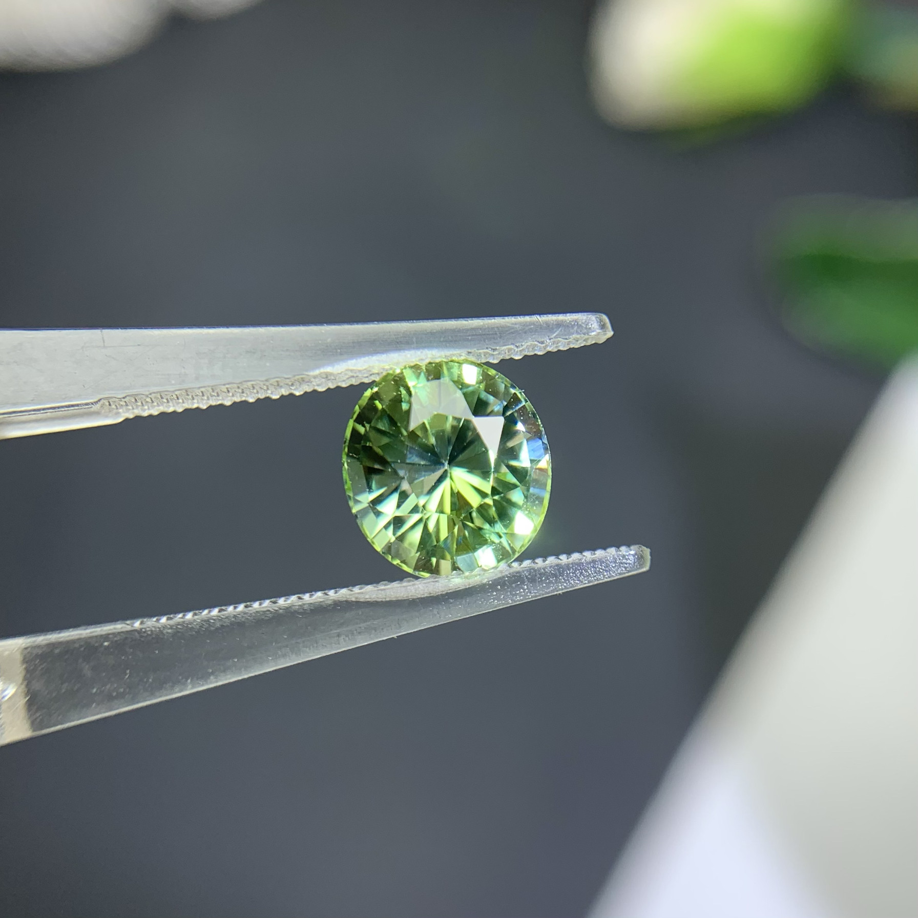 天然清爽薄荷色碧玺1.96克拉：透明玻璃体火彩璀璨，可定制金托，让你成为焦点！-裸石-淘宝好物网