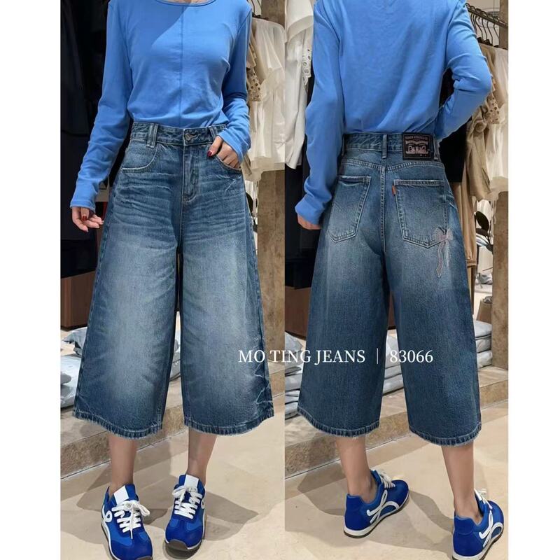 6.14 in Stock【Mo Ting】Washed Floral Denim Capri Pants # Limited Purchase for Single Orders 6.14 in Stock【Mo Ting】Washed Floral Denim Capri Pants # Limited Purchase for Single Orders