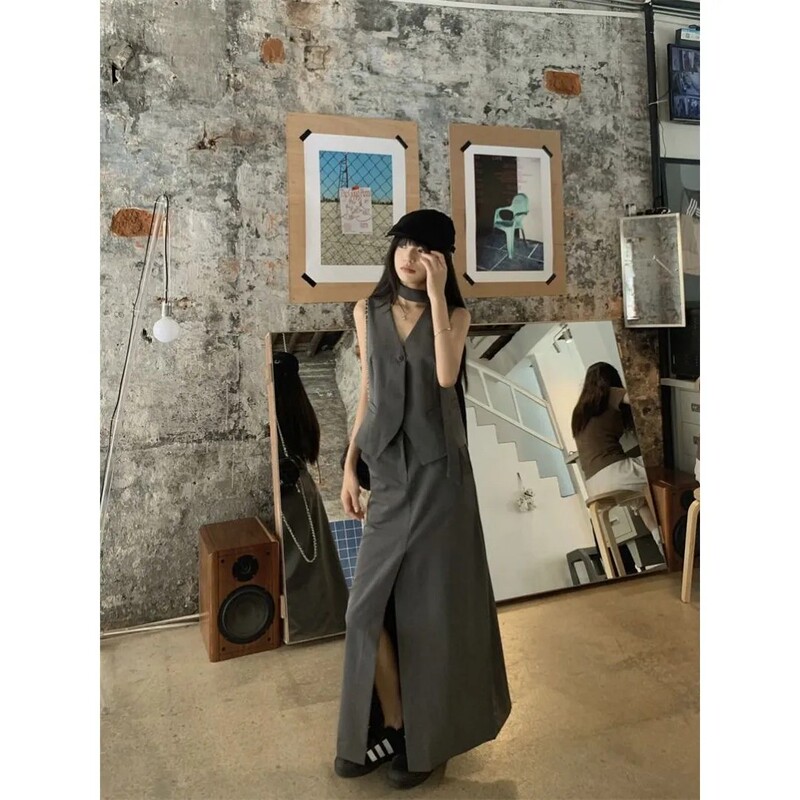 Elegant Retro Suit Set with Sleeveless Gray Vest and Summer Slit Skirt for Women, Two-Piece Set with a High-End Feel