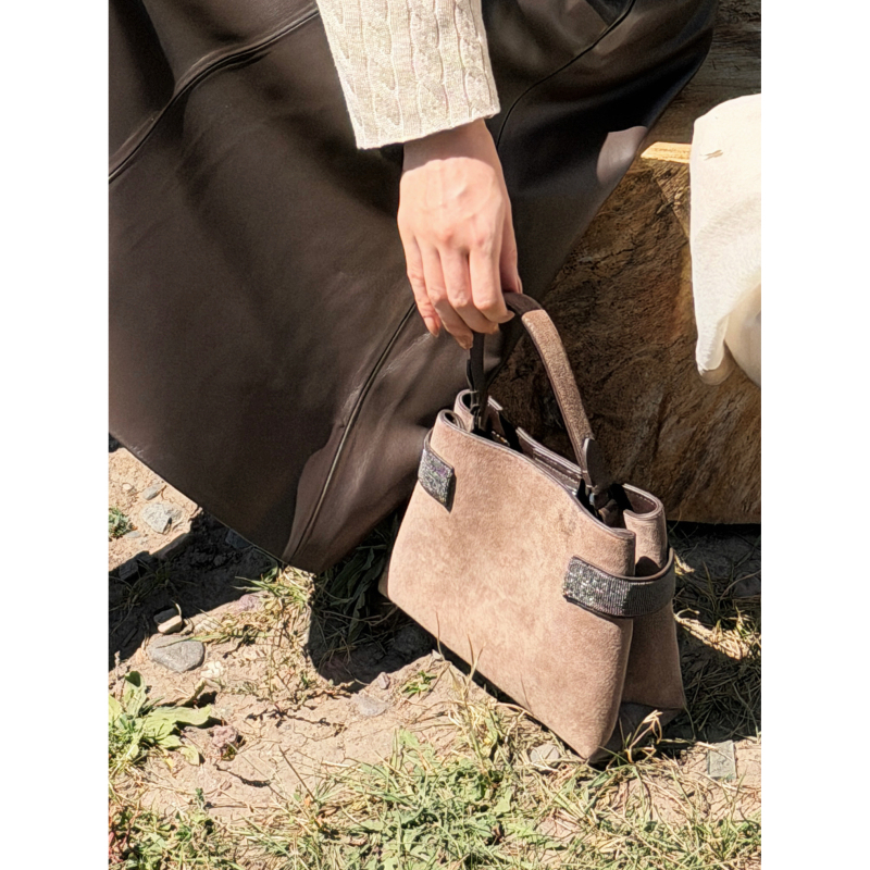 Jinmstudio丨Fashionable and Versatile Light Luxury Commuter Handbag 642601A0280 Jinmstudio丨Fashionable and Versatile Light Luxury Commuter Handbag 642601A0280