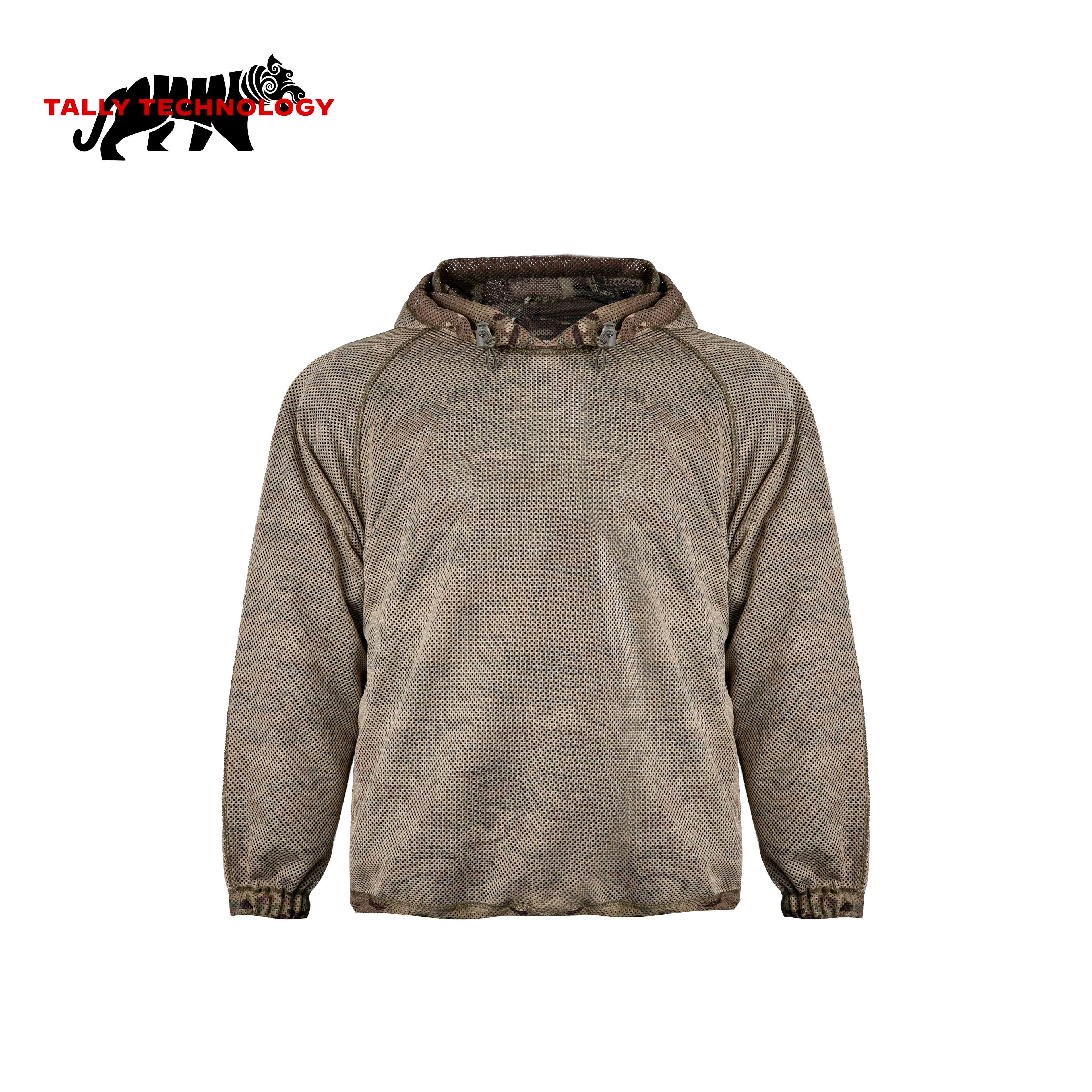Detalle del camuflaje y diseño de la camisa táctica