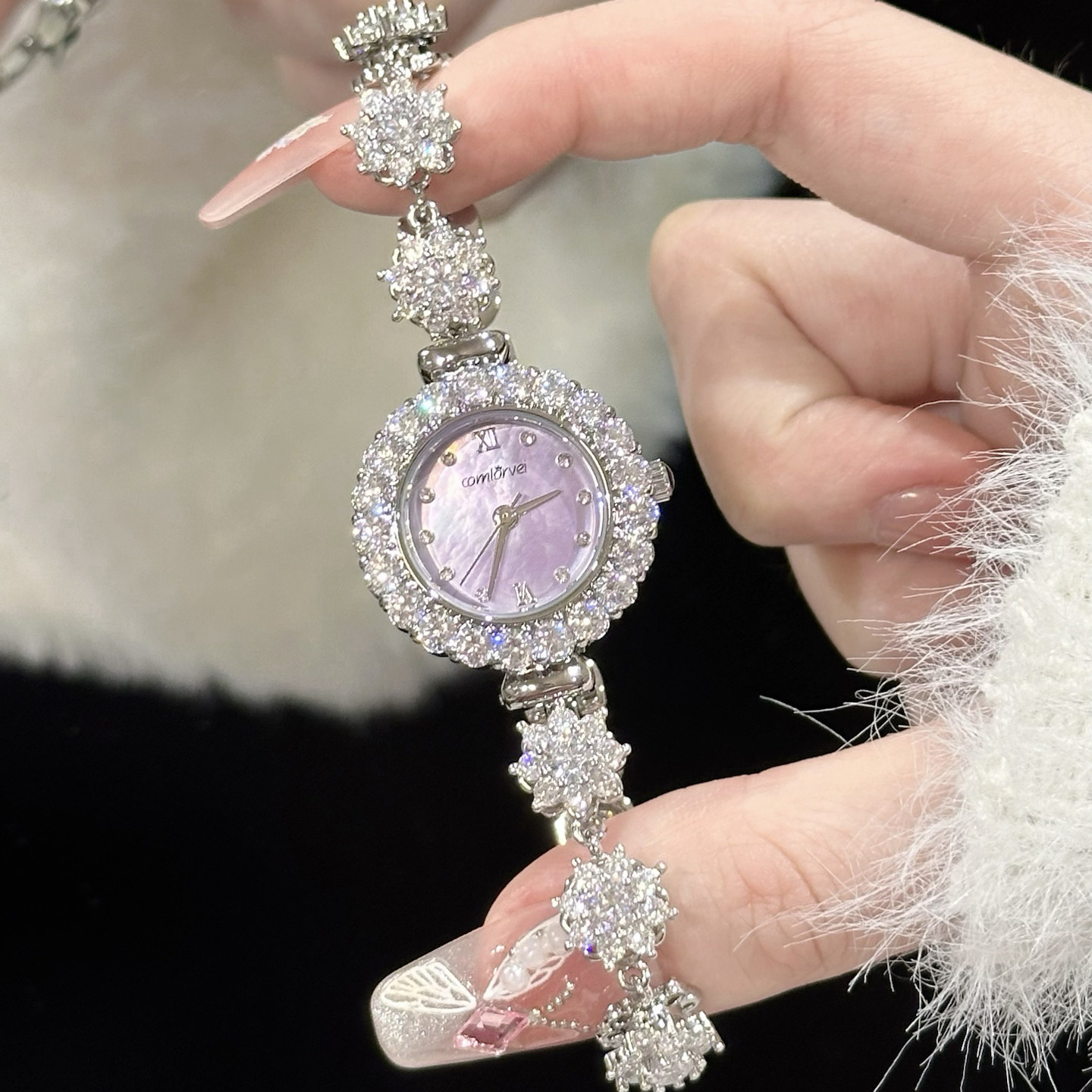 雪花手錬手表女士轻奢小众高级感正品女款高颜值2025新款生日礼物