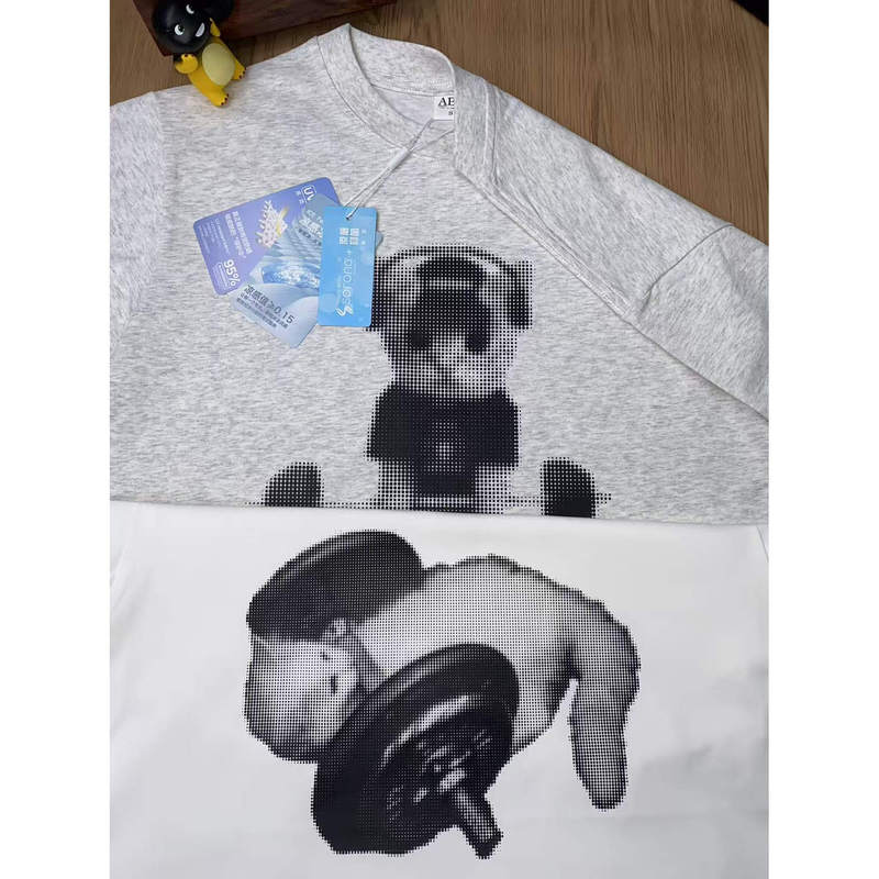 Cat Meme Deadlifts, Everyone Is Getting Fit, Doing Bench Press, Polka Dot Print, Unisex Short-Sleeve Loose Cool T-Shirt