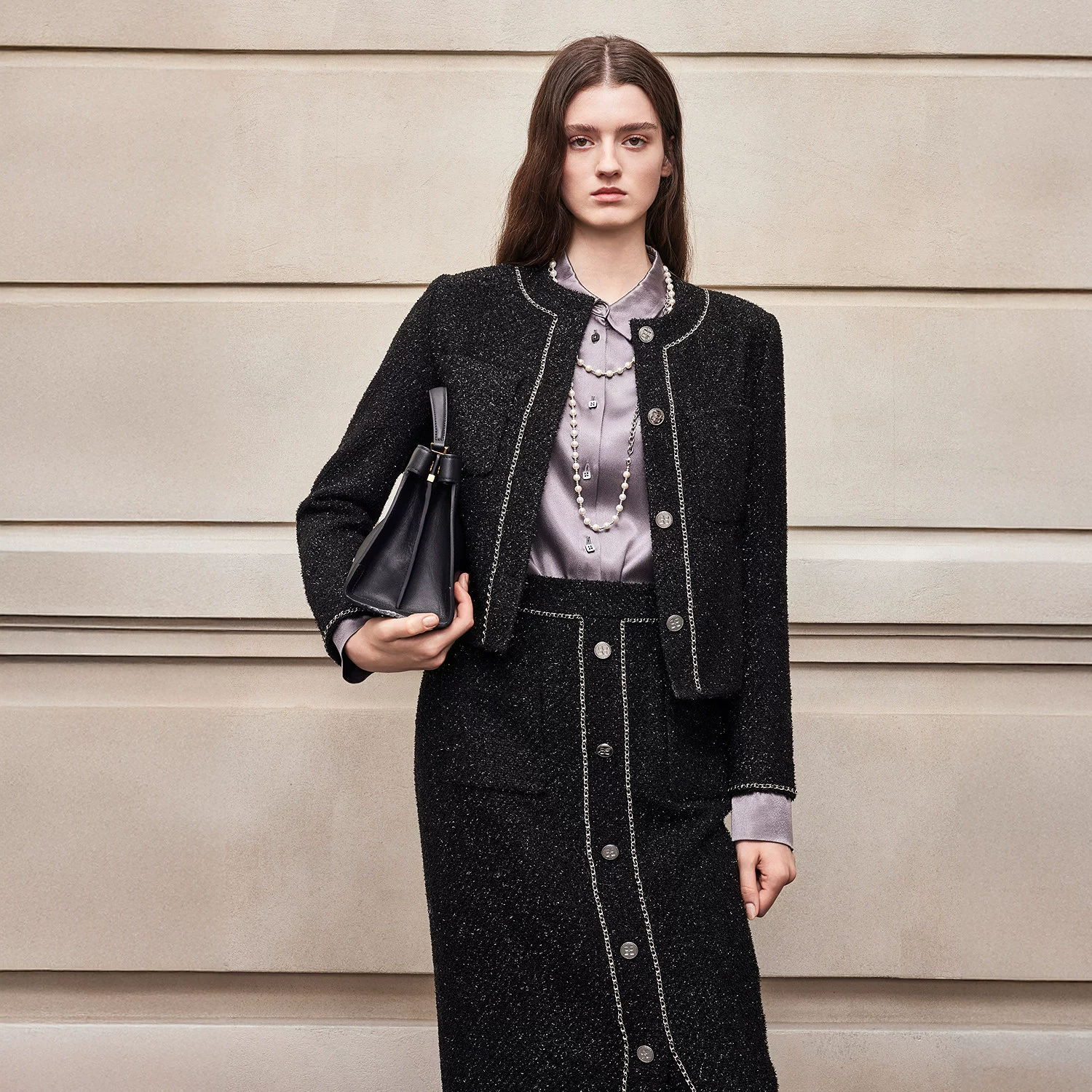 Демисезонная металлическая короткая куртка, тренд сезона, стиль Chanel