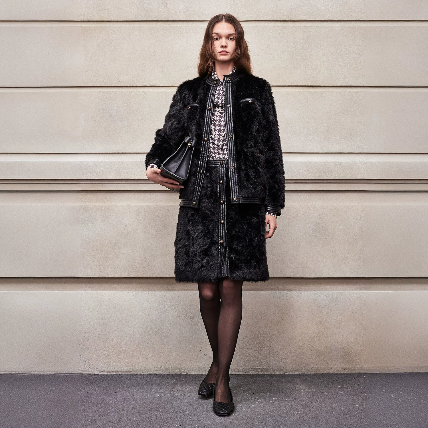 Осенняя и зимняя женская одежда от BCBG элегантна и универсальна. Металлическая пряжка кожаная отделка экологичный мех черная маленькая аромата куртка