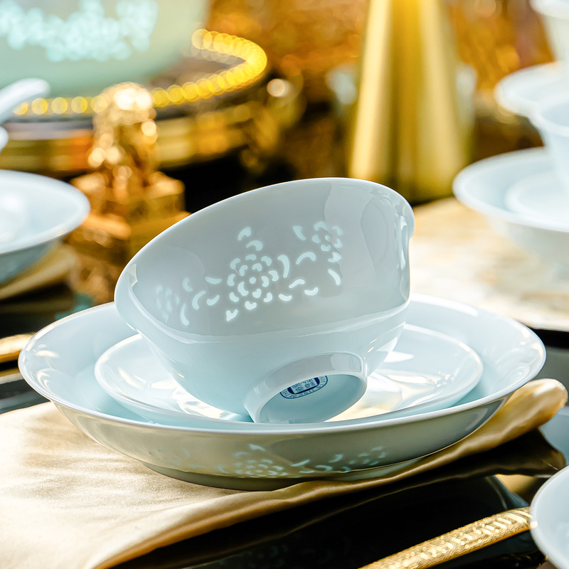 Jingdezhen Underglaze Colored Exquisite Ceramic Tableware Set, Household Bowl and Plate Combination, Easy to Clean, Suitable for Weddings, Housewarming Gifts Jingdezhen Underglaze Colored Exquisite Ceramic Tableware Set, Household Bowl and Plate Combination, Easy to Clean, Suitable for Weddings, Housewarming Gifts