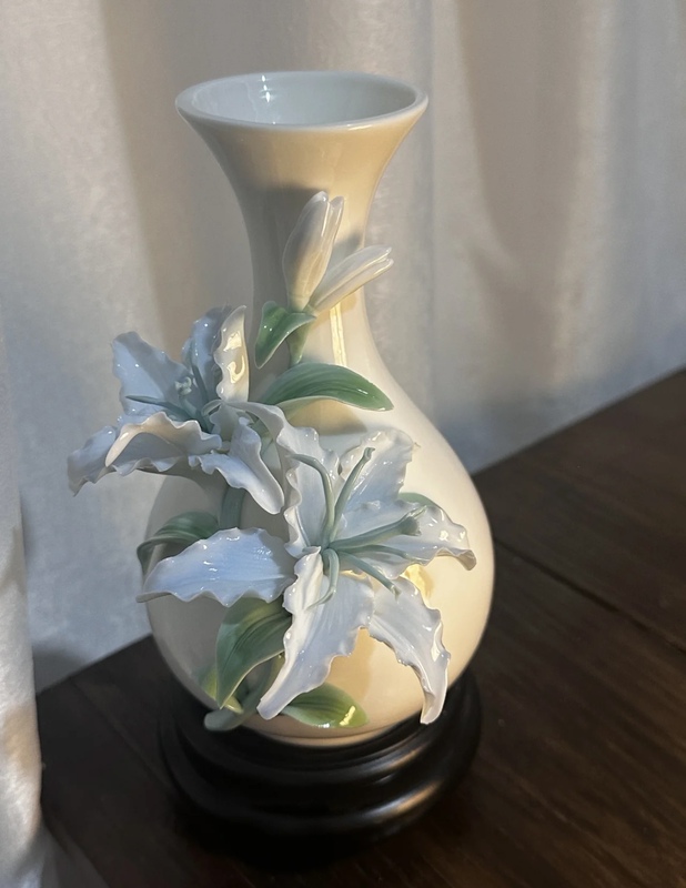 No Clay, No Tools·Double Blue Lily Vase, Intangible Cultural Heritage Ceramic Hand-Painted Flower Ornament, Living Room Decoration, Creative Gift No Clay, No Tools·Double Blue Lily Vase, Intangible Cultural Heritage Ceramic Hand-Painted Flower Ornament, Living Room Decoration, Creative Gift