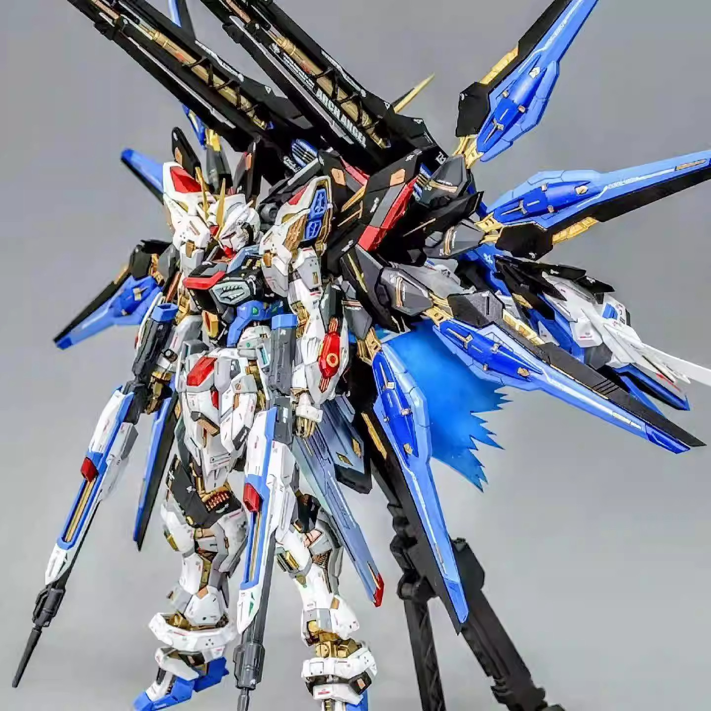 Модель Гандама MG Assault Freedom HG Red Heresy Единорог Меха Аниме Мальчики собирают игрушки ручной работы на День рождения
