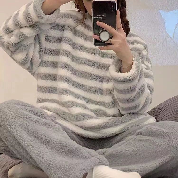 Casual Stripesd Coral Velvet Pajamas for Women in Winter, Round Neck Pullover, Thickeneded Short-Haired Flannel, Warm Home Wear Set
