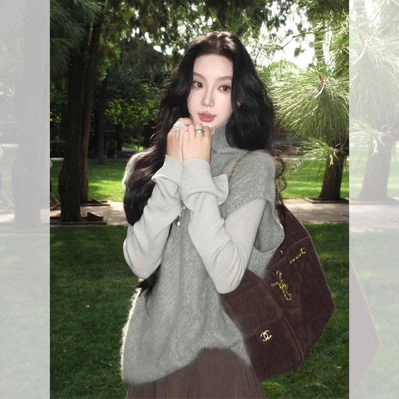 High-End Gray High-Neck Knitted Vest for Women, Loose and Lazy Style for Autumn and Winter, Sleeveless Sweater Top for Outerwear High-End Gray High-Neck Knitted Vest for Women, Loose and Lazy Style for Autumn and Winter, Sleeveless Sweater Top for Outerwear