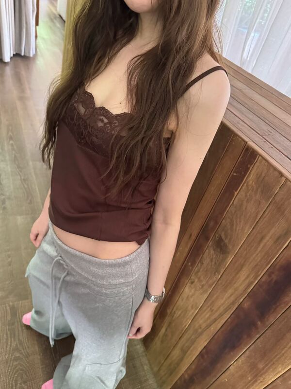 Fetamntes High-Quality! All-Season Style, Elegant French-Style Layered Piece for Women, Lace Spliced Camisole Fetamntes High-Quality! All-Season Style, Elegant French-Style Layered Piece for Women, Lace Spliced Camisole