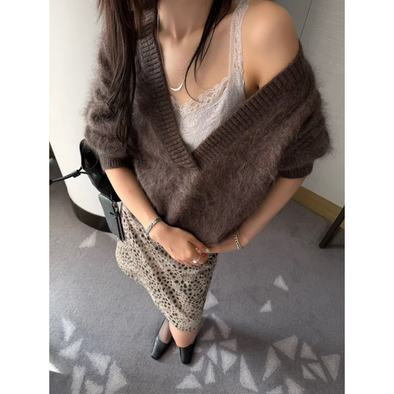 Blossom Deep V-Neck Casual Simple Solid Color Warm Sweater + Lace Patchwork Vest + Leopard Print Color-Blocked Skirt