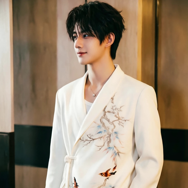 Celebrity-Inspired New Chinese-Style White Embroidered Suit for Men with Shoulder Pads, Business Casual High-End Suit Jacket