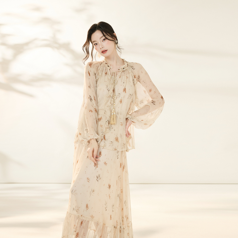 Rndf Silk Three-Piece Set for Women 2026 Summer New Style French Romantic Style Fairy Skirt Accessible Luxury Age-Reducing Mulberry Silk Suit Rndf Silk Three-Piece Set for Women 2026 Summer New Style French Romantic Style Fairy Skirt Accessible Luxury Age-Reducing Mulberry Silk Suit