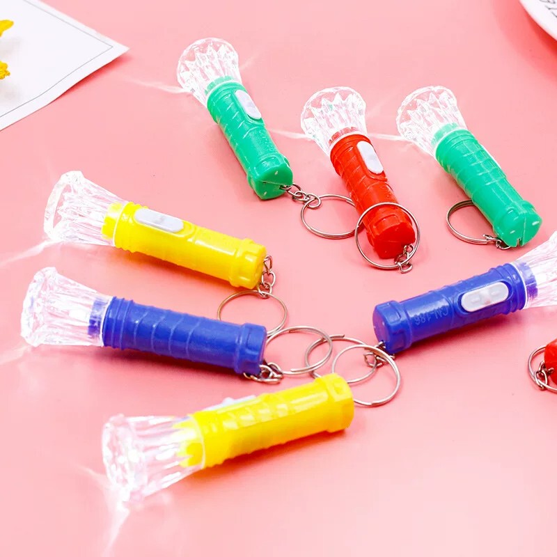Transparent Mini Flashlight Keychain Pendant Portable Electronic Light-Emitting Outdoor Gift Transparent Mini Flashlight Keychain Pendant Portable Electronic Light-Emitting Outdoor Gift