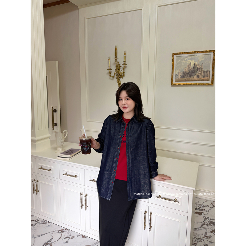 Qiaoqiao's Private Clothing | Original Color Denim + Contrast Stitching, Plus-Size Women's Autumn Workwear Denim Shirt Mk15365 Qiaoqiao's Private Clothing | Original Color Denim + Contrast Stitching, Plus-Size Women's Autumn Workwear Denim Shirt Mk15365