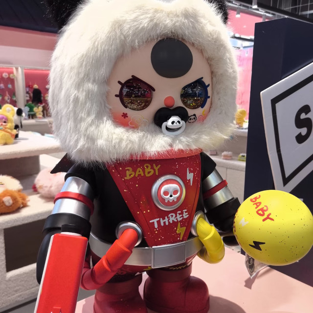 Baby Three Explorer 1000% Scale Figure Toy Trendy Decoration Gift Collectible