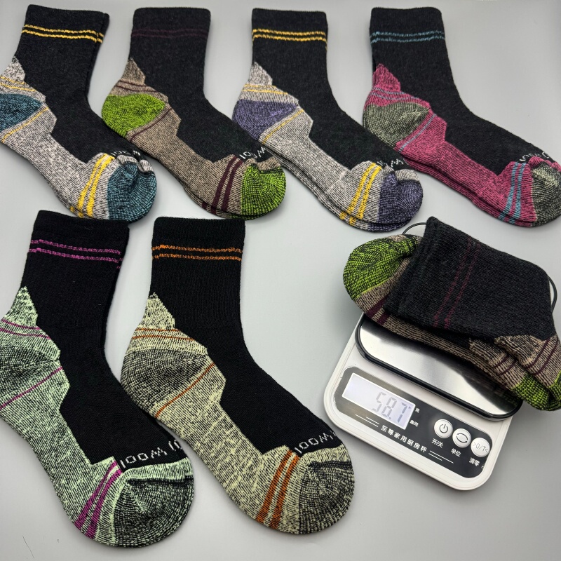 80% Merino Wool Socks, Thickened for Warmth, Unisex, Suitable for Hiking, Skiing, and Outdoor Sports, Terry Mid-Calf Socks