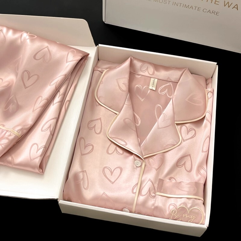 Spring and Autumn Silk Long-Sleeved Pajamas with Breast Pads for Women, Soft and Skin-Friendly, High-End Three-Piece Set, Gift Box for Girls and Mothers
