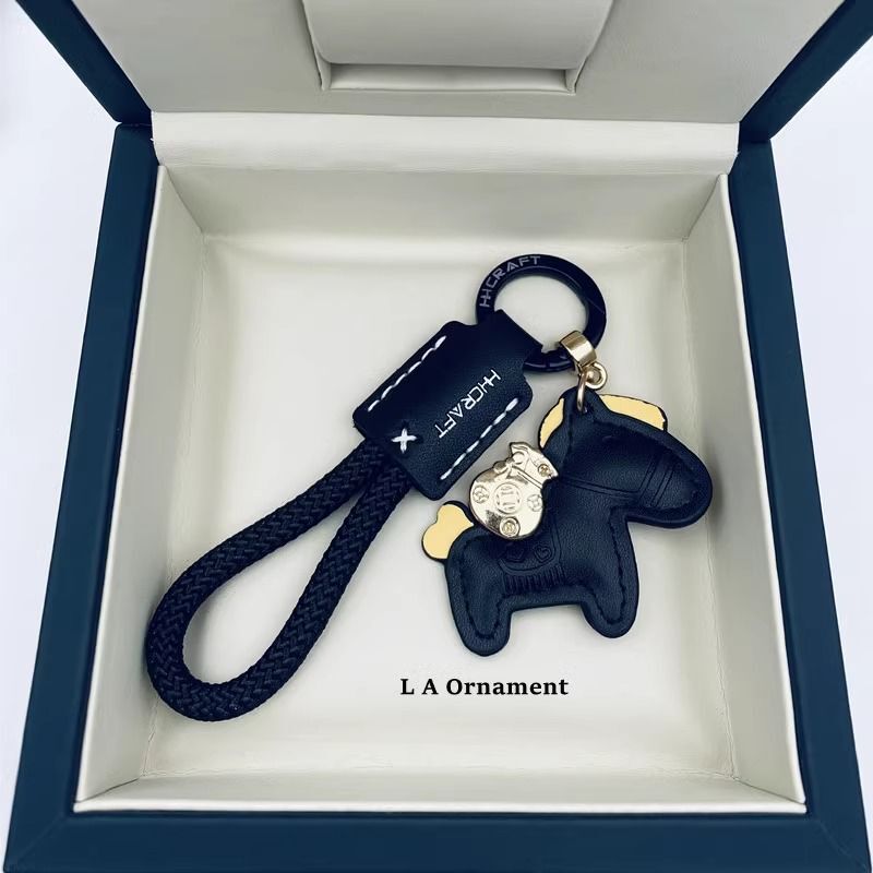 Get Rich Immediately Handmade Leather Car Keychain Pendant Exquisite Simple Personalized Key Chain Lanyard for Men and Women Couples