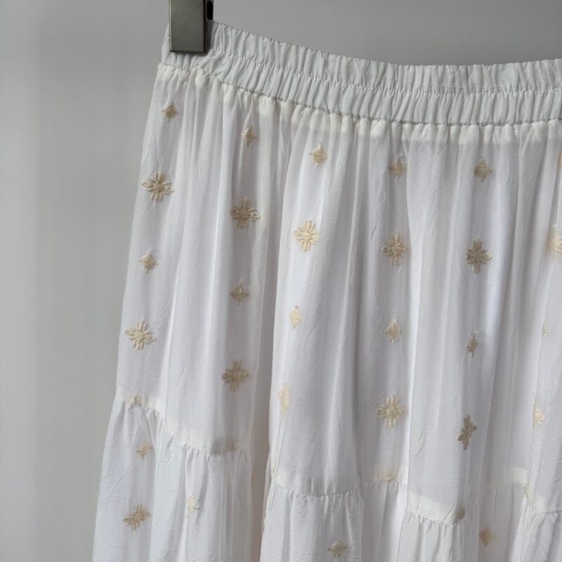 The Relaxed Retro Feel of California! Smooth as Silk to the Touch, Jw Heavy-Duty Embroidered Skirt The Relaxed Retro Feel of California! Smooth as Silk to the Touch, Jw Heavy-Duty Embroidered Skirt