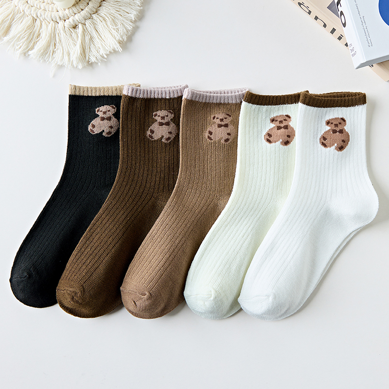 Women's Korean-Style Mid-Calf Socks, Trendy and Versatile, Suitable for Spring and Autumn, Cute Cartoon Teddy Bear Design