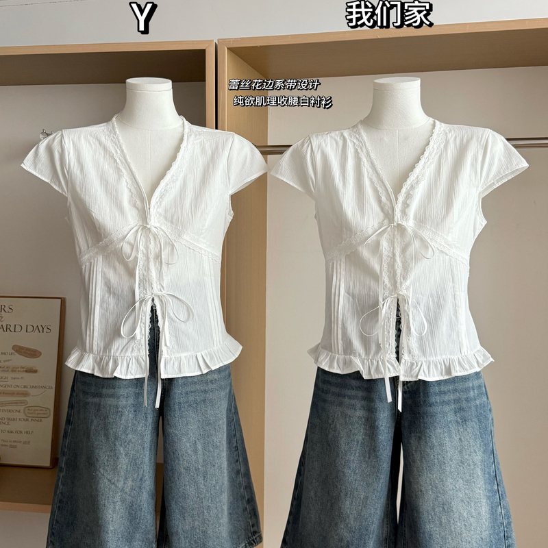 Dreamy Lace Trim Slim-Fit V-Neck Short-Sleeve White Shirt with Bow Tie and Textured Hot Girl Shoulder Top