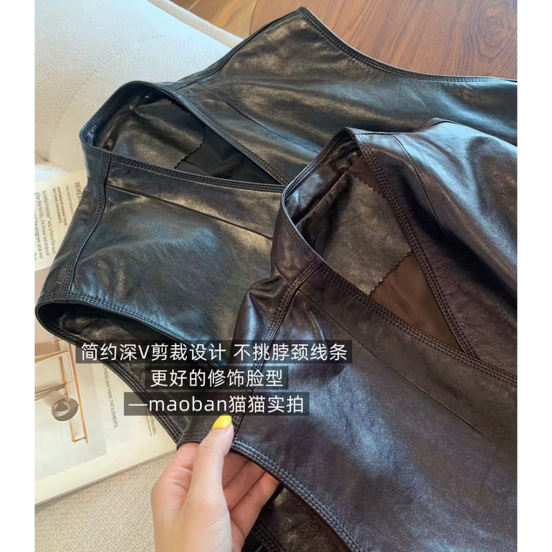Good Leather, Cold-Extracted Oil Wax 100% Sheepskin, Vintage Simple V-Neck Layered Versatile Loose Sleeveless Vest for Women Good Leather, Cold-Extracted Oil Wax 100% Sheepskin, Vintage Simple V-Neck Layered Versatile Loose Sleeveless Vest for Women
