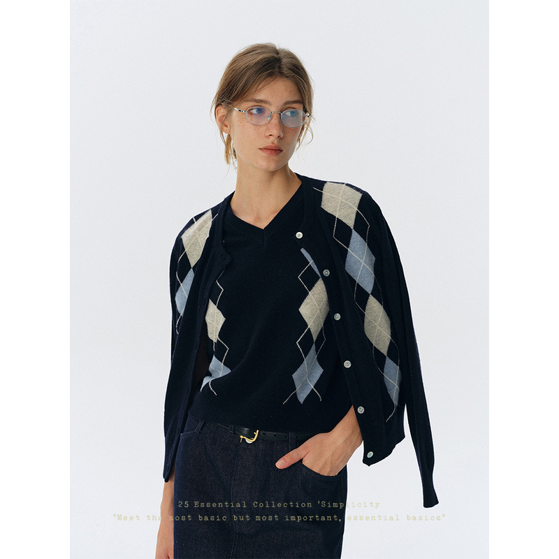 Who Peach 100% Wool Diamond Knit Cardigan for Women, Autumn Loose Sweater Top, Versatile Color-Block Vest Two-Piece Set