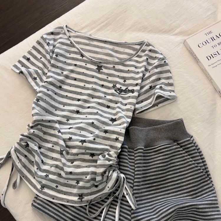A Complete Set! Striped Star Short-Sleeved Top and Shorts, Casual and Pure and Desirable Style, Can Be Worn at Home or Outside, ins Style Women's Fashion Trend