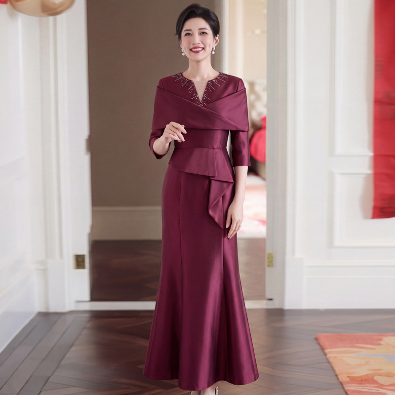 Zhilai Can Usually Wear the Young Version of the Mother-In-Law's Clothing, a Long Dress with Three-Quarter Sleeves and Rhinestones for October Zhilai Can Usually Wear the Young Version of the Mother-In-Law's Clothing, a Long Dress with Three-Quarter Sleeves and Rhinestones for October