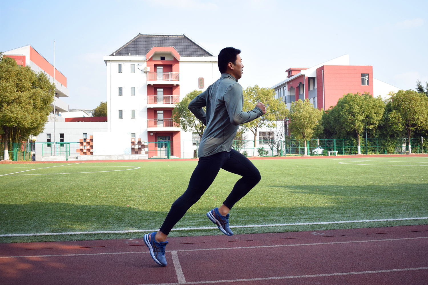 Nimbus22跑鞋实力均衡适用性广47