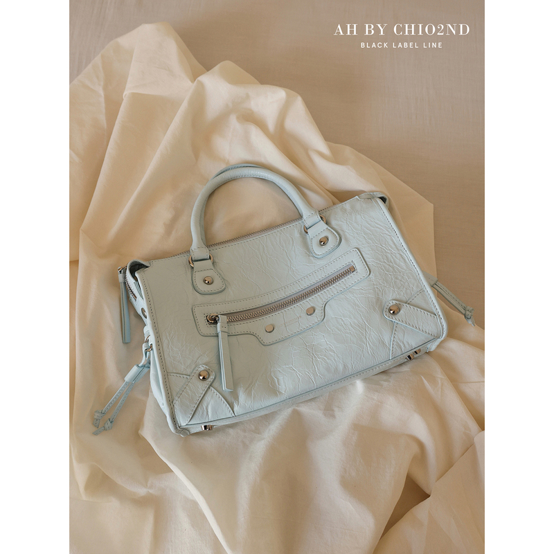 Nanfeng Ah High-End Series First-Layer Cowhide Handbag Women's 2026 New Spring Light Blue Sweet Cool Motorcycle Bag