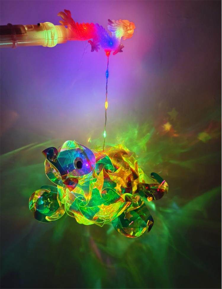 Китайский фонарик 国庆节3d立体动物炫彩镭射手提花灯材料片儿童手工diy灯笼摆摊