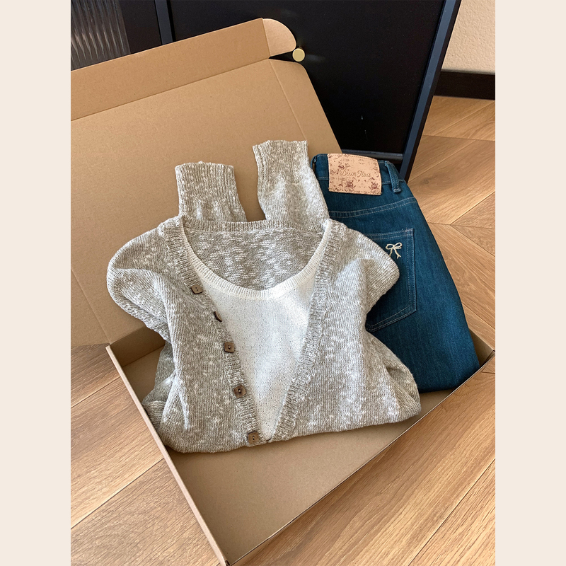 Kiss Allow Korean-Style Khaki Color Fake Two-Piece Pullover Long-Sleeved Knit Sweater for Women That Can Be Worn as an Inner Layer or Outer Top