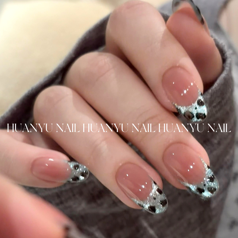 Purely Handmade Leopard Print Cat-Eye French Manicure 2026 New Style Elegant Whitening Niche High-End Nail Patches Purely Handmade Leopard Print Cat-Eye French Manicure 2026 New Style Elegant Whitening Niche High-End Nail Patches