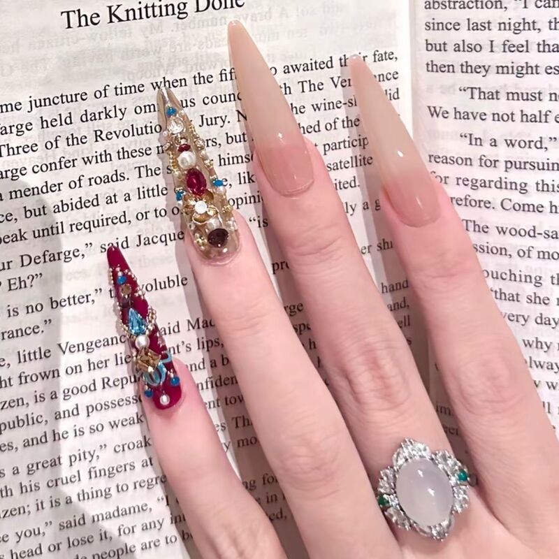 Purely Handmade Wearable Nails, High-End Sparkling Full Diamond Nail Art, Elegant and Complexion-Enhancing, Internet-Famous Detachable Finished Nails for the New Year