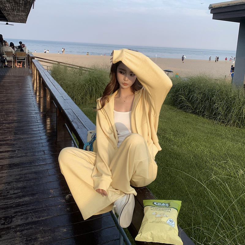 Lilylikes "Athluxury Relaxing and Lazy Style" Gold Proportion Early Autumn Lazy Sweatshirt and Pants Set Lilylikes "Athluxury Relaxing and Lazy Style" Gold Proportion Early Autumn Lazy Sweatshirt and Pants Set