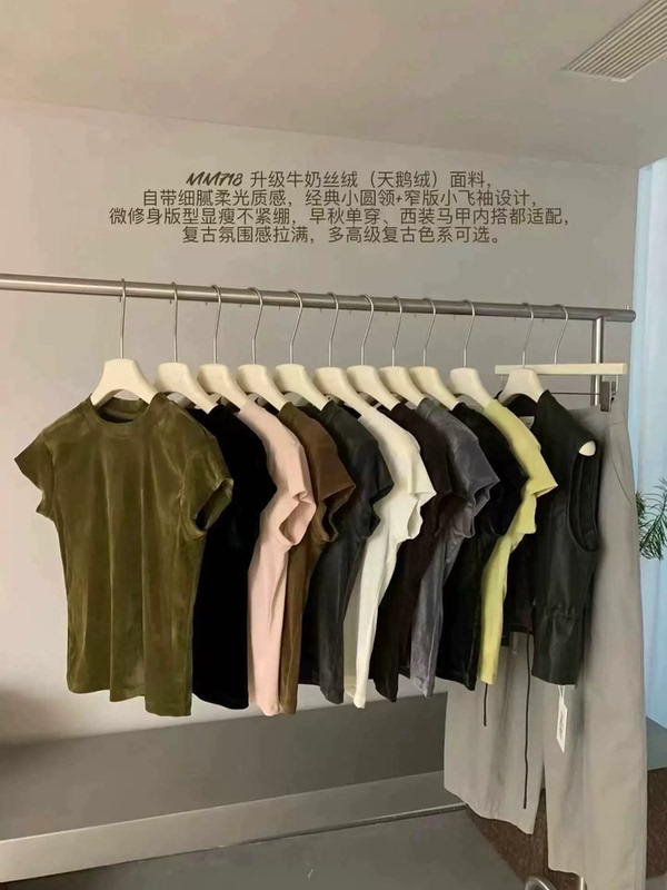 8.19【Outstanding Velvet T】Delicate Satin Sheen, Regular Shoulder Short-Sleeve Round-Neck T-Shirt 8233 8.19【Outstanding Velvet T】Delicate Satin Sheen, Regular Shoulder Short-Sleeve Round-Neck T-Shirt 8233