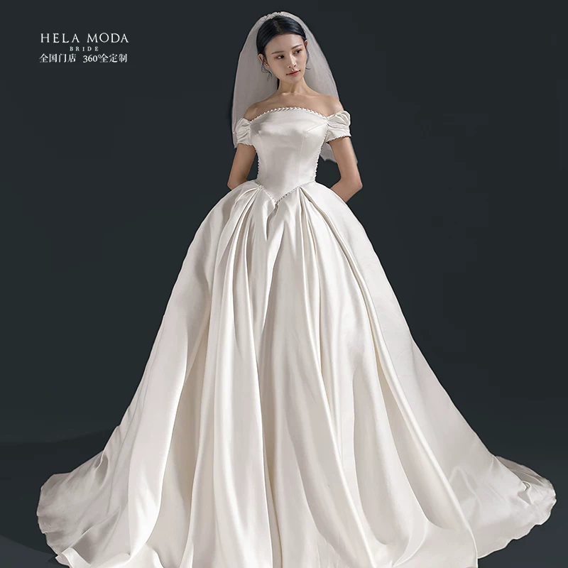 赫拉定制 2022 Original "West Window Candle" retro court, shoulder pearl is thin and big drag -tail main wedding dress