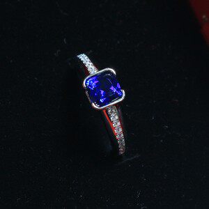 【Henglaiya シルバージュエリー】S925スターリングシルバー製 精巧なデザインのタンザナイトリング【T217】