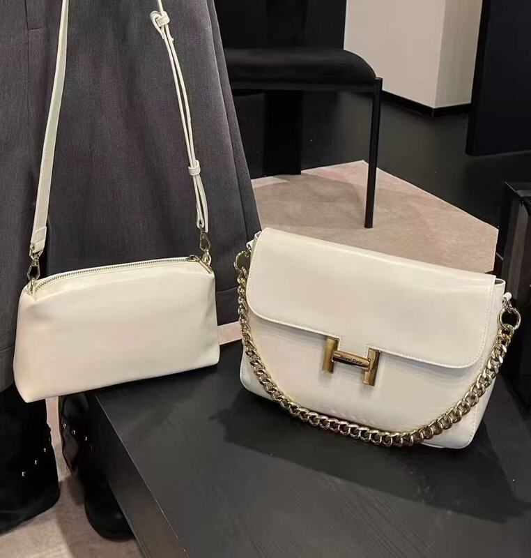 H Buckle Multi-Compartment Chain Shoulder Crossbody Bag 7570 H Buckle Multi-Compartment Chain Shoulder Crossbody Bag 7570