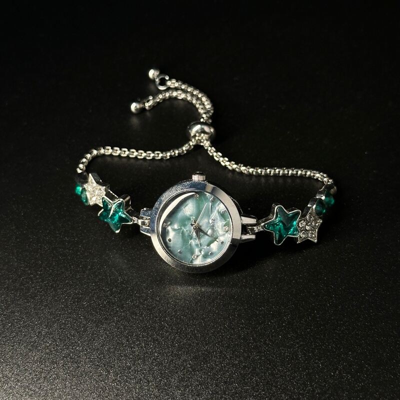 Vintage Green Diamond-Encrusted Star Watch, Light Luxury Korean Style High-Value Bracelet Watch, Adjustable Hand Accessory Vintage Green Diamond-Encrusted Star Watch, Light Luxury Korean Style High-Value Bracelet Watch, Adjustable Hand Accessory